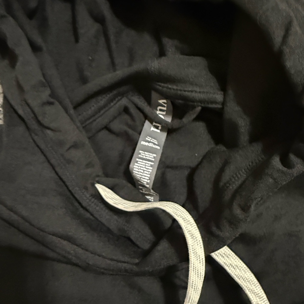 Vuori Heathered Black Halo Hoodie Top - Picture 5 of 5